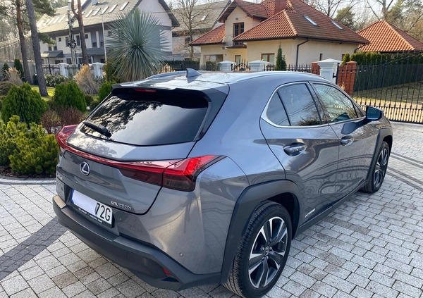 Lexus UX cena 123500 przebieg: 32000, rok produkcji 2021 z Szczekociny małe 781